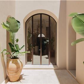 3 bedroom villa with heated pool in Noto, sleeps 6
